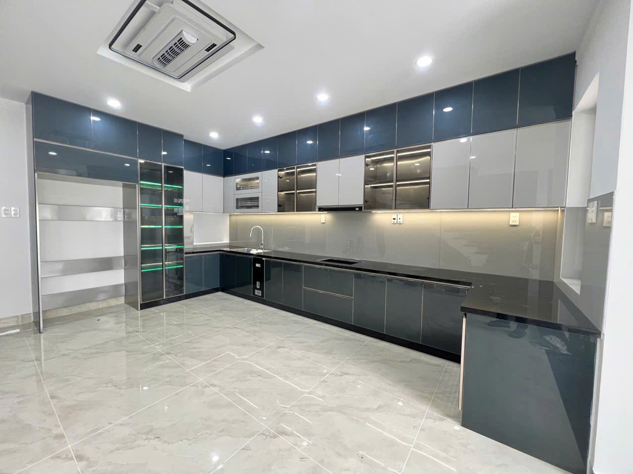 tủ bếp inox cánh kính quảng ngãi
